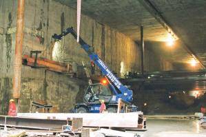 Auch beim Tunnelbau sind Teleskoplader aus der Beyer - Vermietung ideal.a