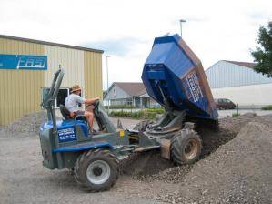 BEYER Allraddumper auf einer Baustelle im Einsatz