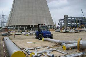 Allradstapler AFS 50 GDA- 550 bei Arbeiten auf der Baustelle