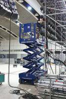 10 m ELDI-Scherenbühne im Innenbereich im Einsatz