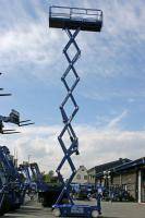 Ausgefahrene Scherenbühne aus der BEYER-Arbeitsbühnenvermietung