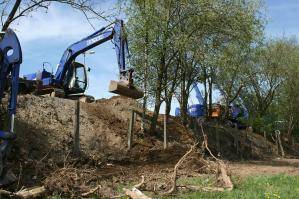 Bagger von BEYER-Mietservice auf Baustelle im Einsatz