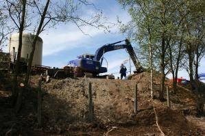 Bagger aus dem BEYER-Mietpark für Grabarbeiten zur Miete