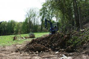 Bagger für den Wegebau und andere Erdbewegungsarbeiten mieten