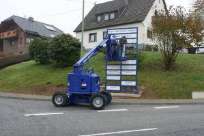 Diesel-Gelenkbühne GTB 126 D von BEYER-Mietservice im Einsatz