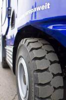 Detailaufnahme Bereifung von 3,5 t Dieselstapler aus dem BEYER-Verleih