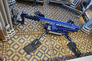 Raupenbühne RAB 300 T D/E bei Orgeleinsatz in Wiesbadener Marktkirche Vogelperspektive