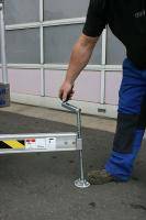 Detailaufnahme Abstützung von 11 m Elektro-Teleskopmastbühne