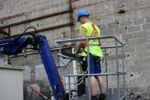 12 m Gelenkteleskopbühne im Einsatz