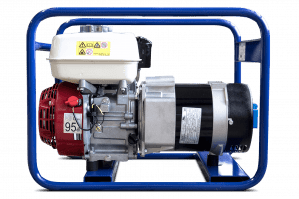 Seitenansicht Strom-Aggregat 3 kVA Nenn-Leistung mit 4-Takt Honda-Motor