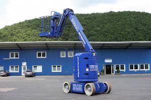 Gelenkteleskopbühne mit Elektroantrieb von BEYER-Mietservice