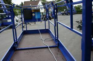 Arbeitsplattform einer Scherenbühne aus der Vermietung