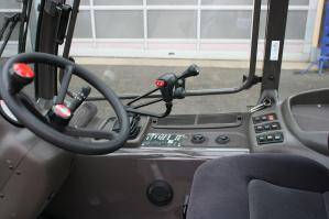 Hubstapler FS 50 GDI-550 mit Sicht auf Steuerung in Fahrerkabine