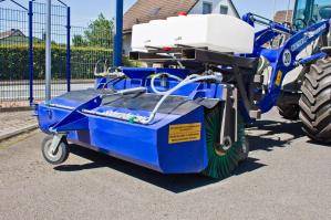 Detailaufnahme Anbauwerkzeug Kehrmaschine für Radlader