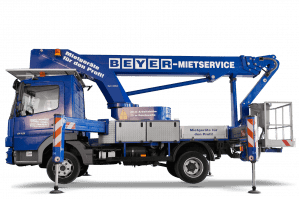 Seitenansicht von 28 m LKW-Arbeitsbühne aus der BEYER-Vermietung