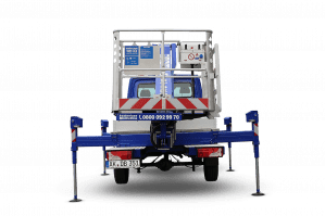 Heckansicht Arbeitsbühne auf Sprinterfahrgestell mit 22,1 m Arbeitshöhe