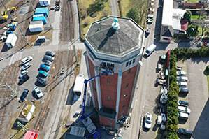 LKW-Bühne LB 450 TTK im Höheneinsatz an Düsseldorfer Wasserturm