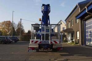 Arbeitskorb von LKW-Steiger LB 330 aus der BEYER-Vermietung