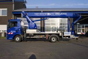 Seitenansicht von BEYER LKW-Steiger