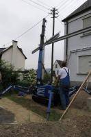 Abgestützter 1 t Minikran aus der BEYER-Vermietung im Einsatz