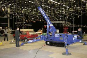 3 t Minikran von BEYER im Filmstudio im Einsatz