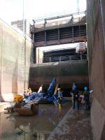 Minikran MC 127.3 beim Einsatz in Kanal