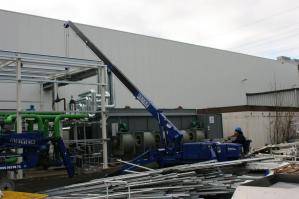 BEYER Minikran bei Stahlbauarbeiten im Einsatz