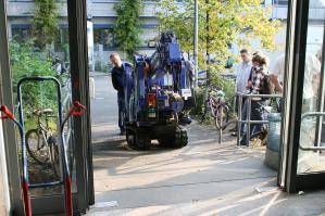 Kompakter Kleinkran bei beengten Platzverhältnissen