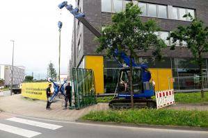 BEYER Montagekran beim Glasbaueinsatz