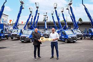 Symbolische Übergabe von 30 neuen Lkw-Steigern vom Hersteller Ruthmann