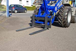 Palettengabel an BEYER Radlader in Detailaufnahme