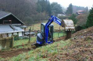 BEYER Raupenbagger mit 3.500 kg Betriebsgewicht im Einsatz