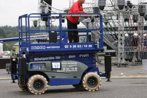 Scherenarbeitsbühne