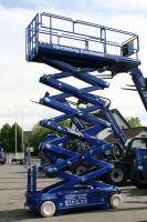 Ausgefahrene Scherenbühne auf BEYER-Firmengelände