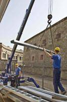 Spezialkran aus der BEYER-Vermietung im Einsatz