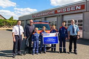 Symbolische Spenden-Scheckübergabe an Feuerwehr in Wissen