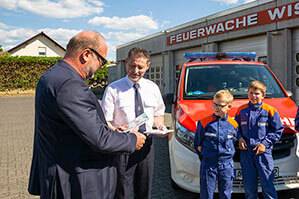 Symbolische Spendenübergabe bei der Jugendfeuerwehr in Wissen