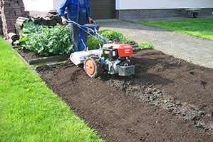 Gartenfräsen-Einsatz Gemüsebeet anlegen