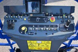 Korbsteuerung von 48 m Teleskopbühne aus der BEYER-Vermietung