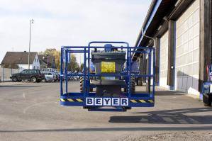 Arbeitskorb von 22 m Teleskoparbeitsbühne aus der Vermietung