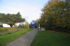 Diesel Teleskopbühne TB 204 KD auf dem Weg zum Einsatzort