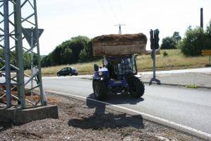 BEYER Teleskoplader TSS 625 auf Straße unterwegs