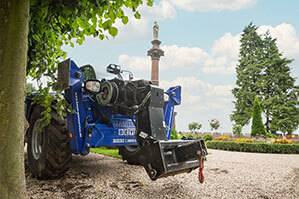 TSS 1840 mit Lasthaken bei Einsatz an Drachenburg