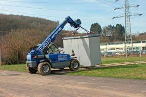 BEYER Teleskoplader bei Transportarbeiten auf Baustelle