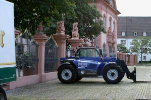 BEYER Teleskopstapler auf Baustelle in Köln im Einsatz