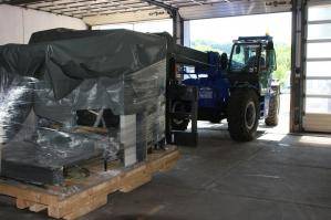 16 t Teleskopstapler aus der BEYER-Vermietung bei Transportarbeiten