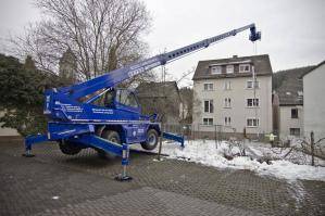 Teleskopstapler TSR 2460 mit Seilwinde im Einsatz