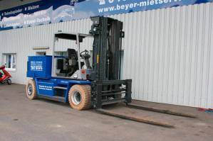 Elektro-Schwerlaststapler mit 8 t Tragkraft von BEYER-Mietservice