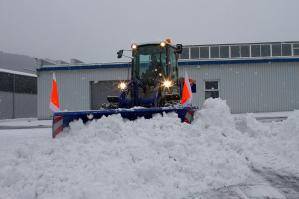 Winterdienstfahrzeug Schneeräumung RL 100 Winterdienstausrüstung