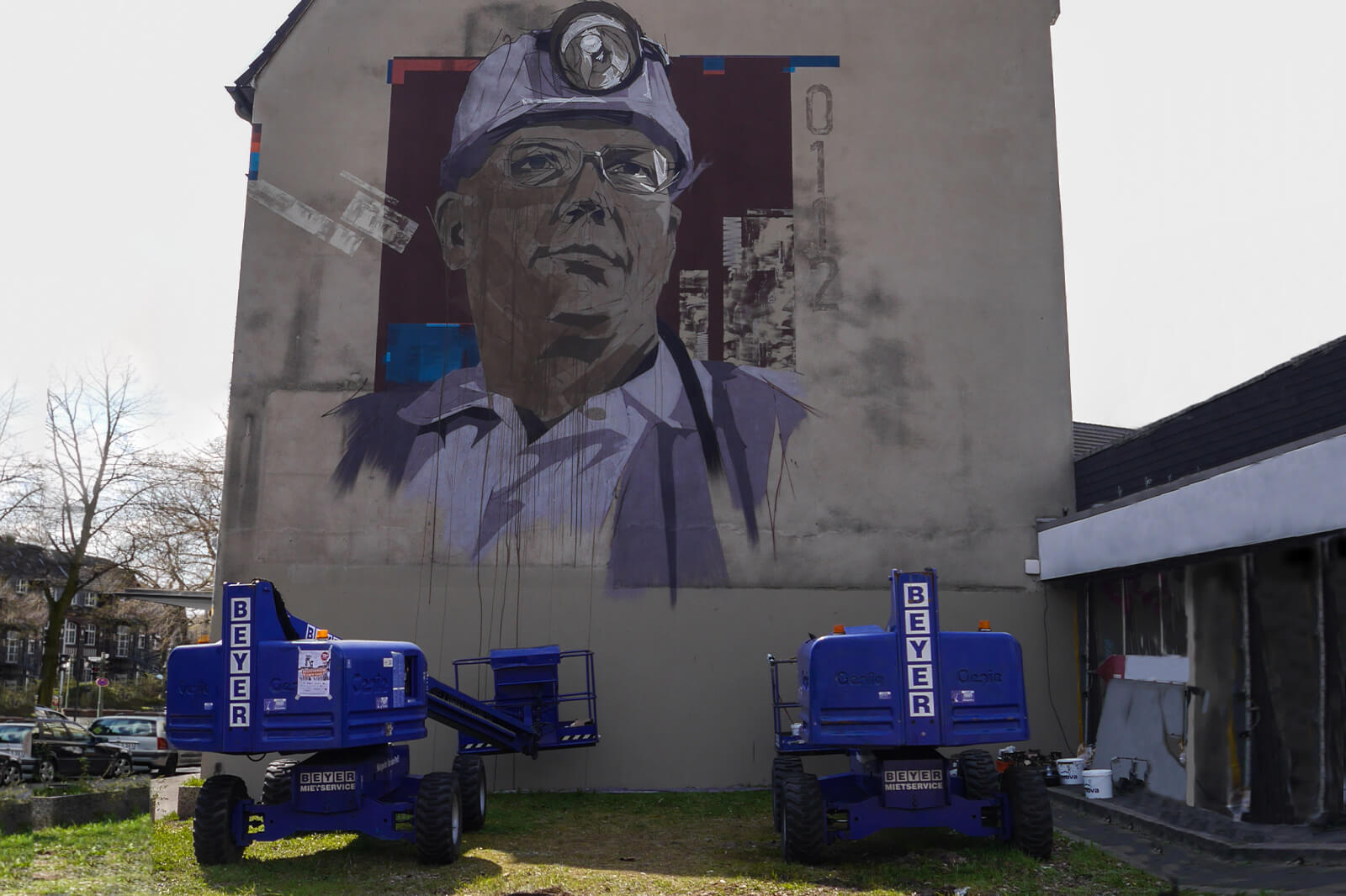 Zwei BEYER-Teleskopbühnen bei Kunstprojekt in Lünen im Einsatz